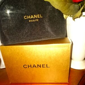 COPY - *Chanel Mesh Makeup Bag